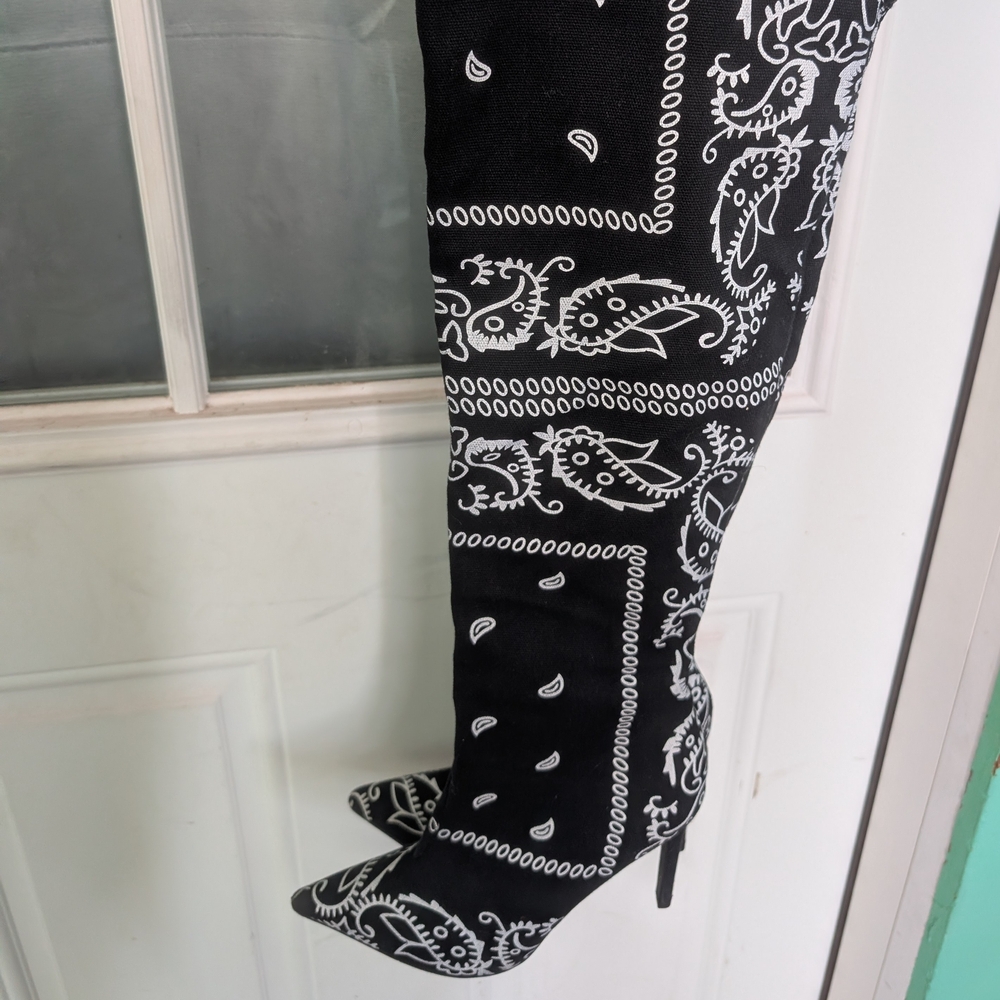 Black and White Paisley Women's Boots